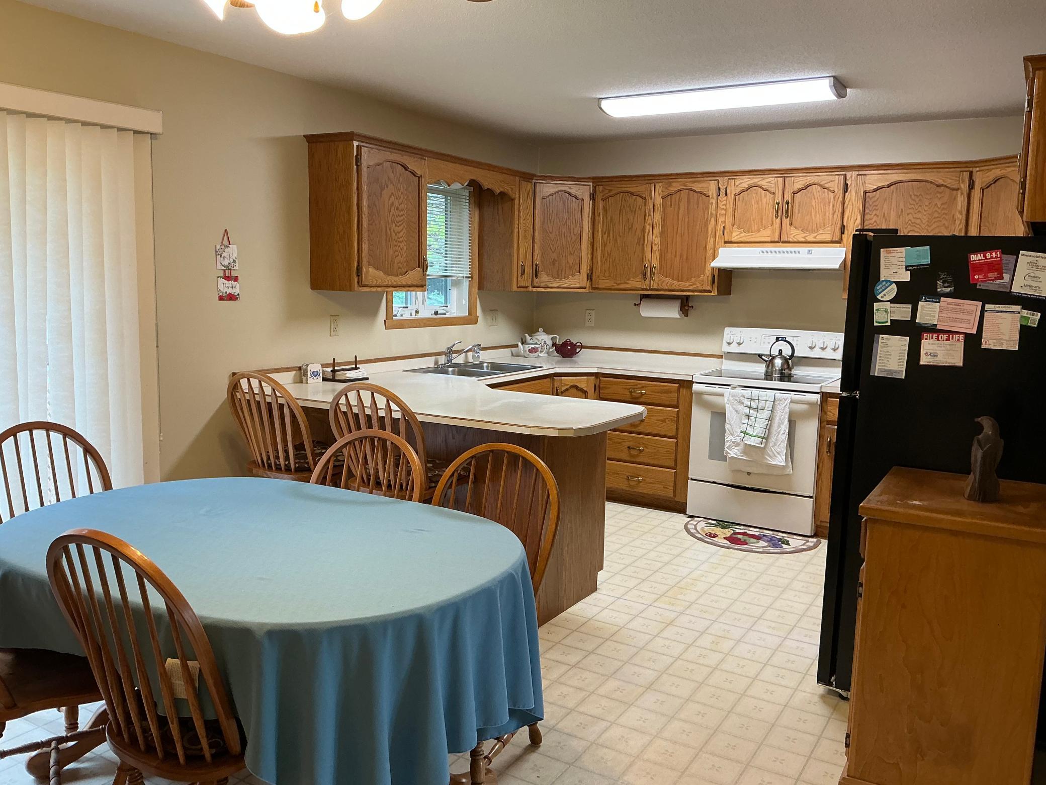 Kitchen/Dining Area