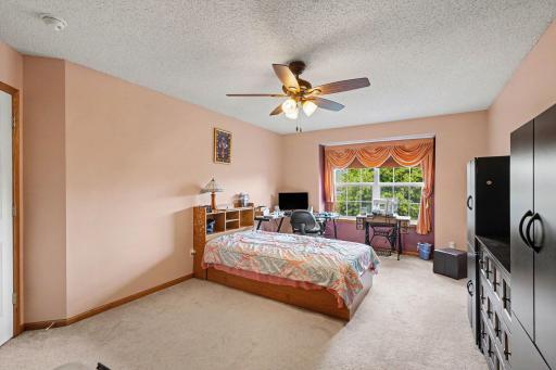 6452 Pheasant Hills Drive, Hugo, MN 55038