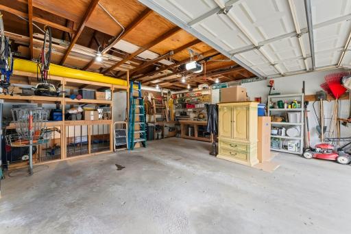 Garage / Shop