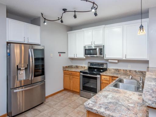 17969 96th Avenue N, Maple Grove, MN 55311
