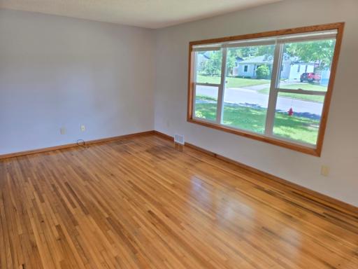 2011 Northwood Drive, Saint Paul, MN 55109