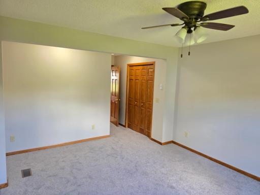 2011 Northwood Drive, Saint Paul, MN 55109