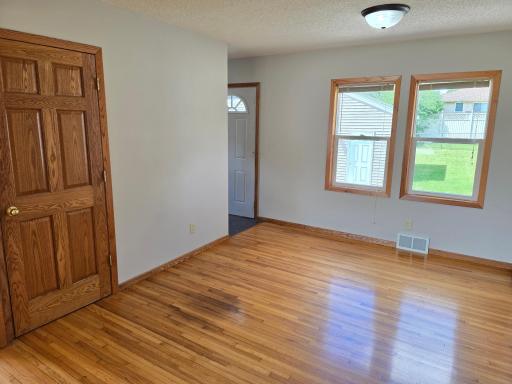 2011 Northwood Drive, Saint Paul, MN 55109