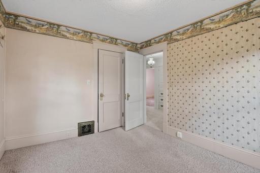 370 3rd Street NW, Valley City, ND 58072