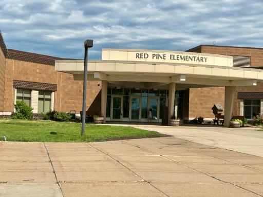 Award winning Eagan Schools and easy commute to private schools too!