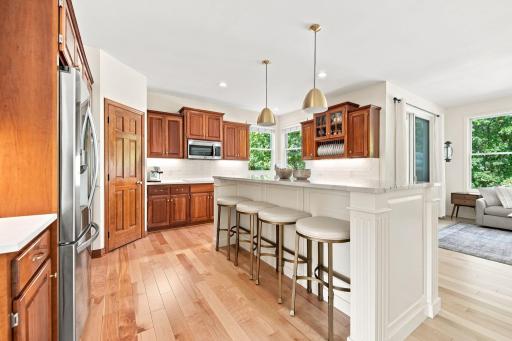Large Kitchen Island and place for tuck under stools