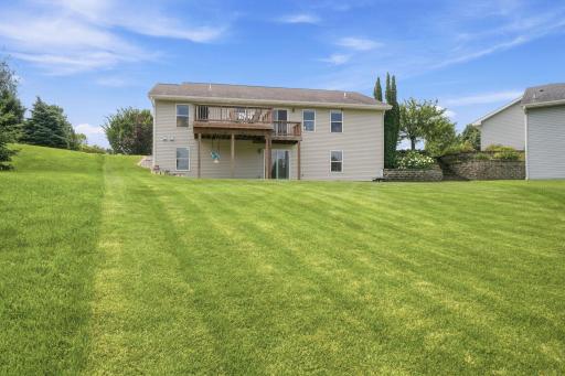 1051 Prairie Ridge Lane, Lester Prairie, MN 55354