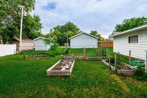 808 15th Street N, Moorhead, MN 56560