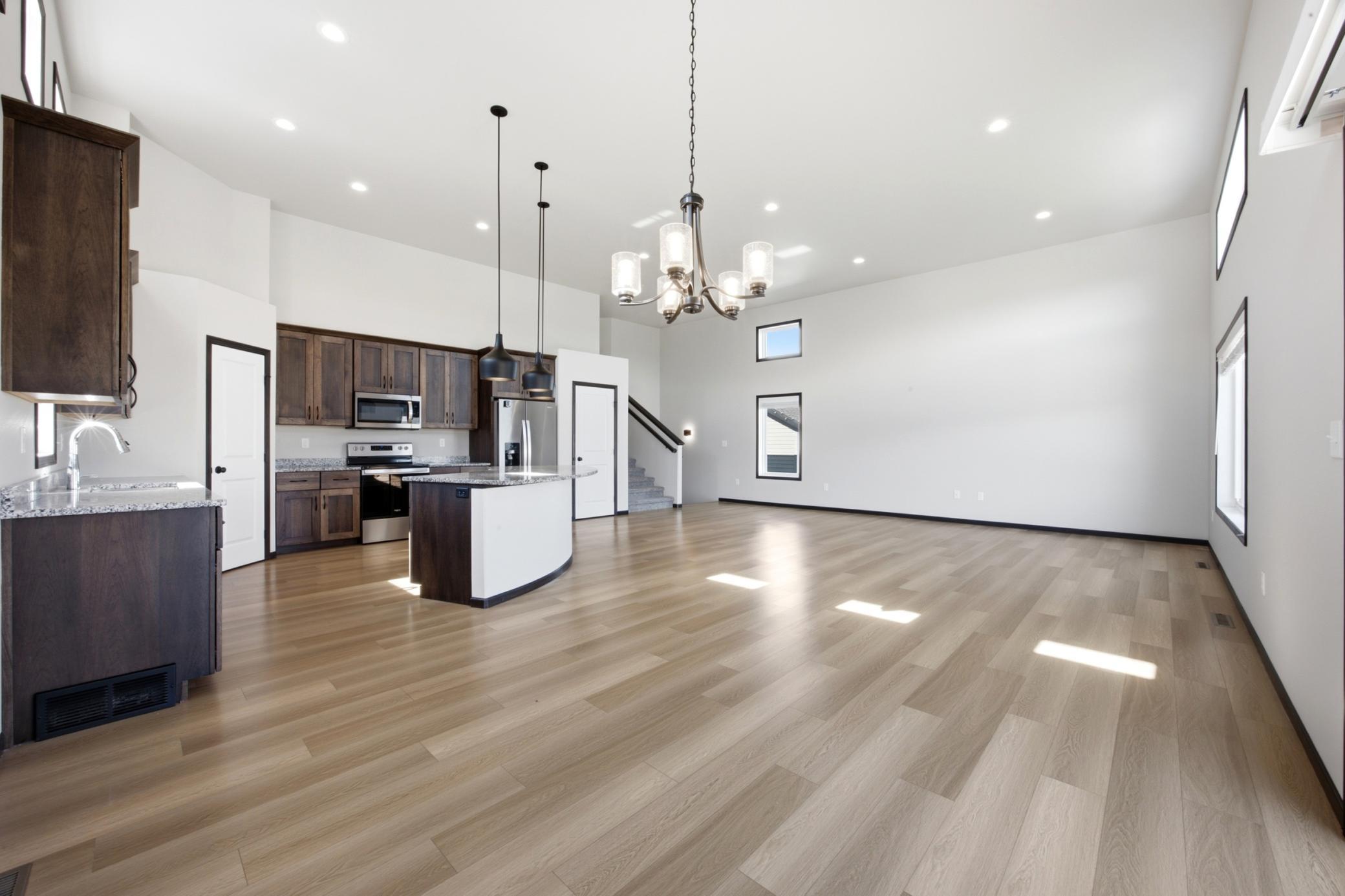 Dining to Kitchen