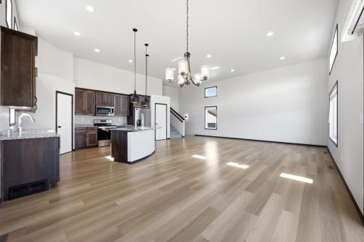 Dining to Kitchen