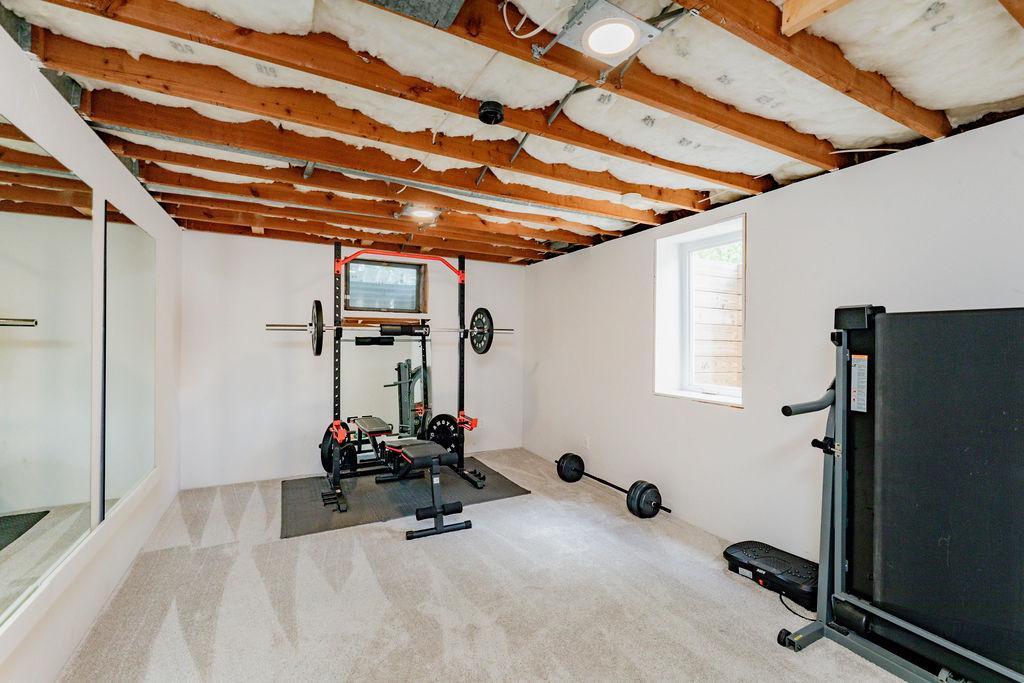 Lower level bedroom/fle