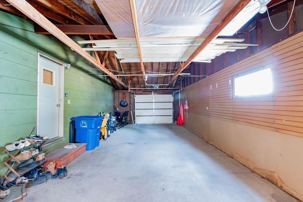 Tandem garage
