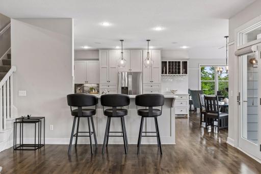 3300 Crestmoor Bay, Woodbury, MN 55125