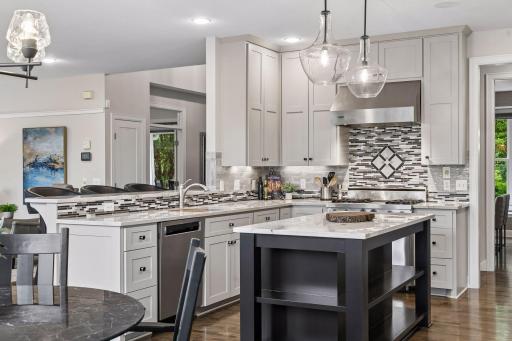 3300 Crestmoor Bay, Woodbury, MN 55125