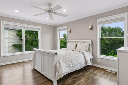 3300 Crestmoor Bay, Woodbury, MN 55125