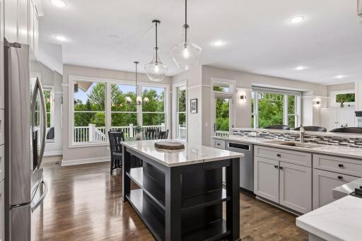 3300 Crestmoor Bay, Woodbury, MN 55125