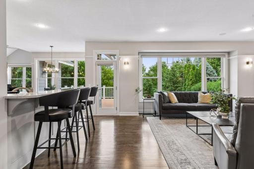 3300 Crestmoor Bay, Woodbury, MN 55125