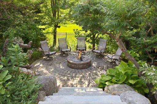 3300 Crestmoor Bay, Woodbury, MN 55125