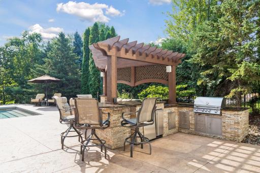 3300 Crestmoor Bay, Woodbury, MN 55125