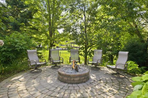 3300 Crestmoor Bay, Woodbury, MN 55125