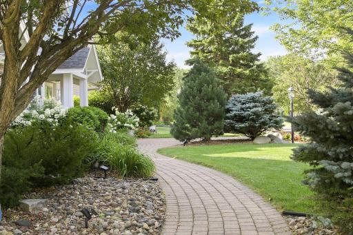 3300 Crestmoor Bay, Woodbury, MN 55125