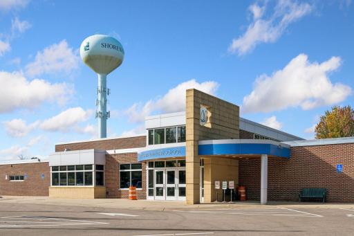 Minnewashta Elementary is a short walk or bike ride.