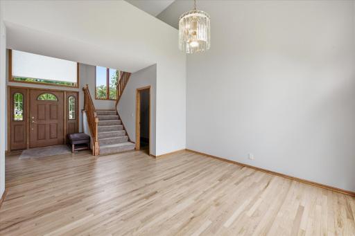 5900 Otter Ridge Circle, White Bear Lake, MN 55110