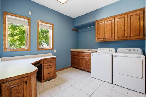 5900 Otter Ridge Circle, White Bear Lake, MN 55110