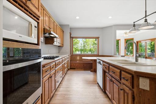 5900 Otter Ridge Circle, White Bear Lake, MN 55110