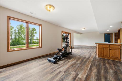5900 Otter Ridge Circle, White Bear Lake, MN 55110