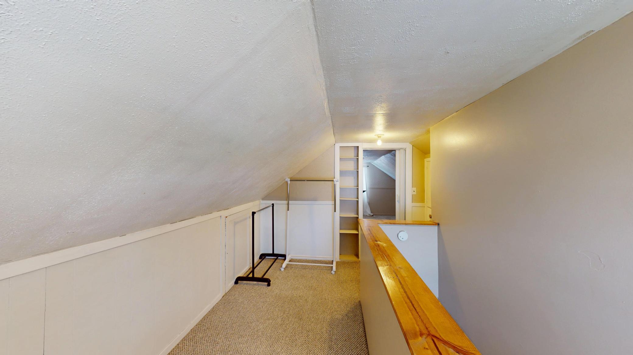 Upper landing