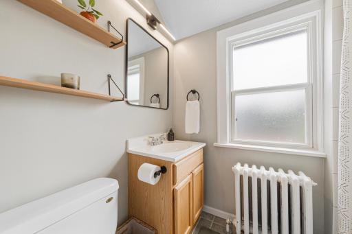 32 bathroom.jpg