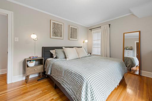36 main bedroom.jpg