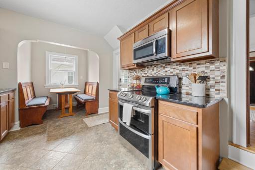 23 kitchen.jpg