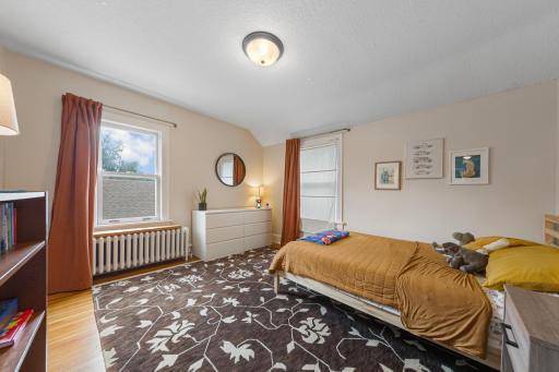 33 bedroom 1.jpg