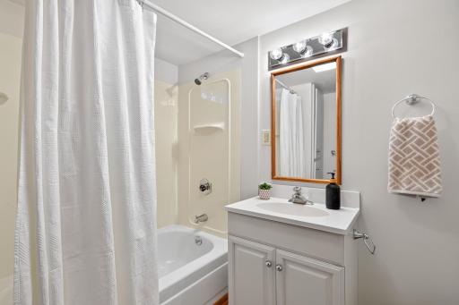 4617 Sumter Avenue N, Minneapolis, MN 55428