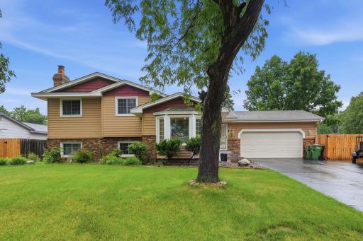 1725 129th Lane NW, Minneapolis, MN 55448