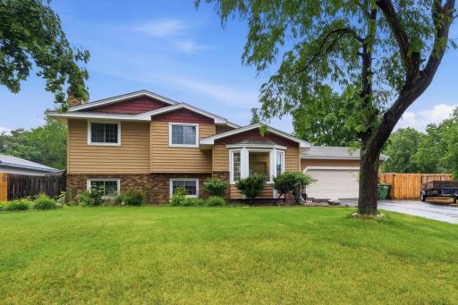 1725 129th Lane NW, Minneapolis, MN 55448