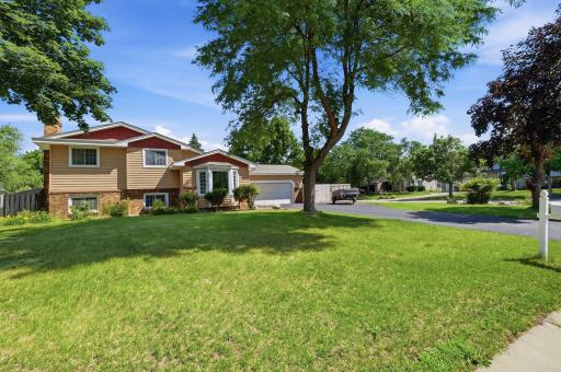 1725 129th Lane NW, Minneapolis, MN 55448