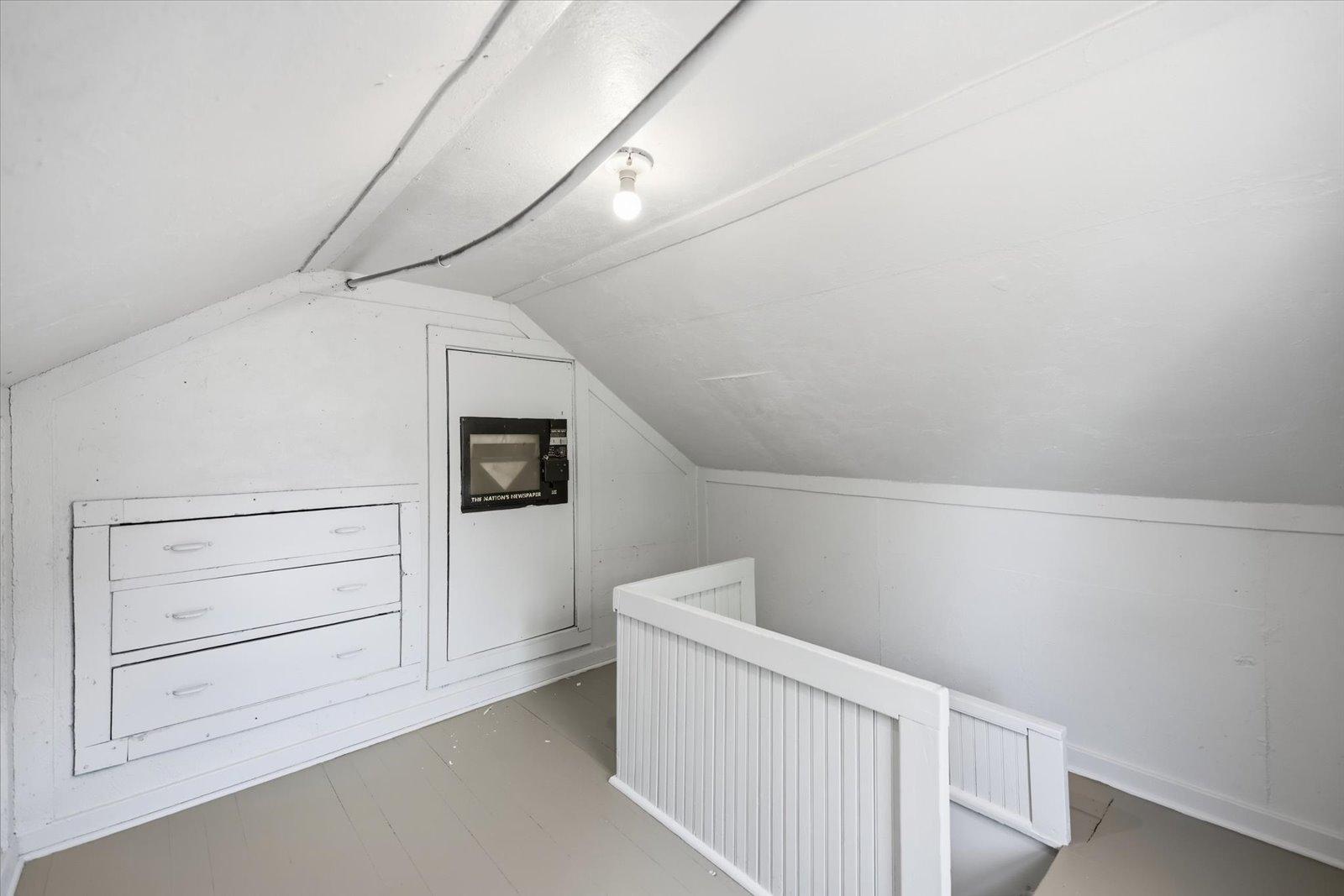 Walk-UP Closet