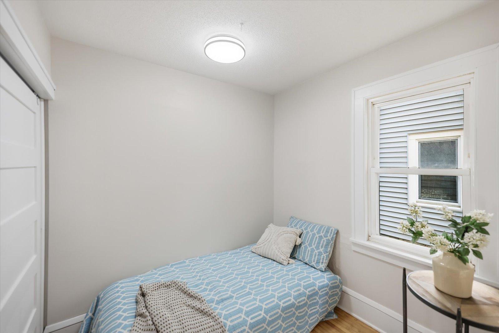 Bedroom/Office