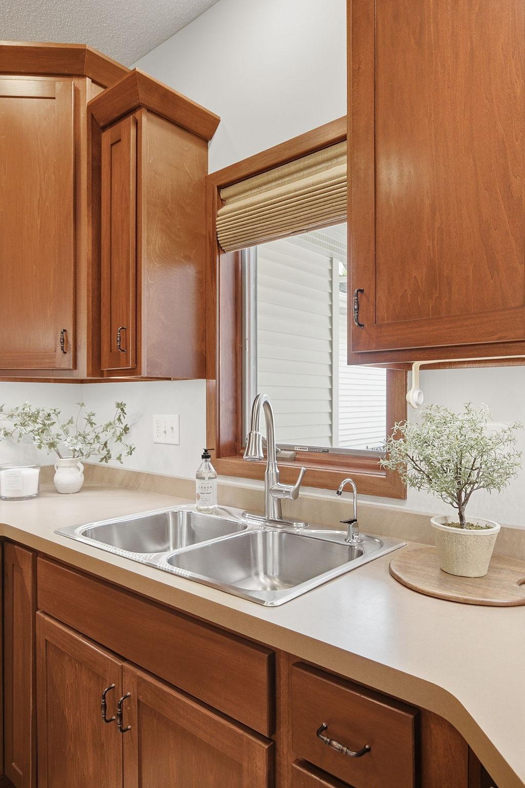Kitchen sink - Window!
