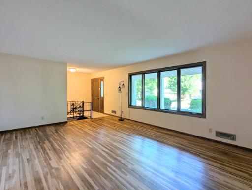Woodbury, MN 55125