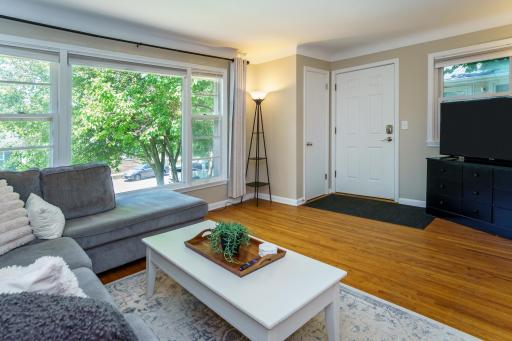 11 16th Avenue N, Hopkins, MN 55343