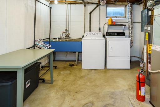 11 16th Avenue N, Hopkins, MN 55343