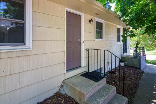 11 16th Avenue N, Hopkins, MN 55343