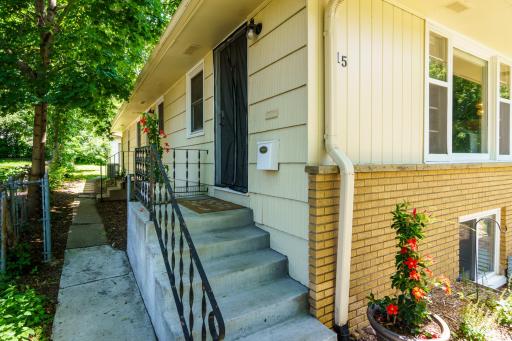 11 16th Avenue N, Hopkins, MN 55343