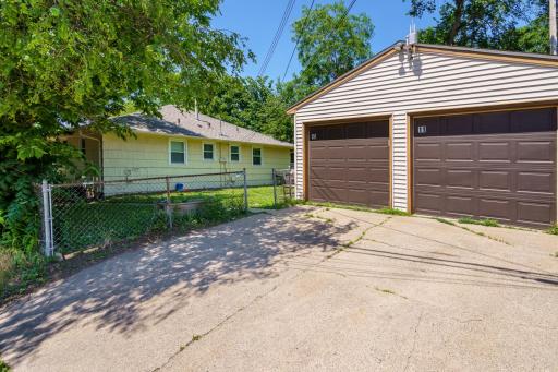 11 16th Avenue N, Hopkins, MN 55343