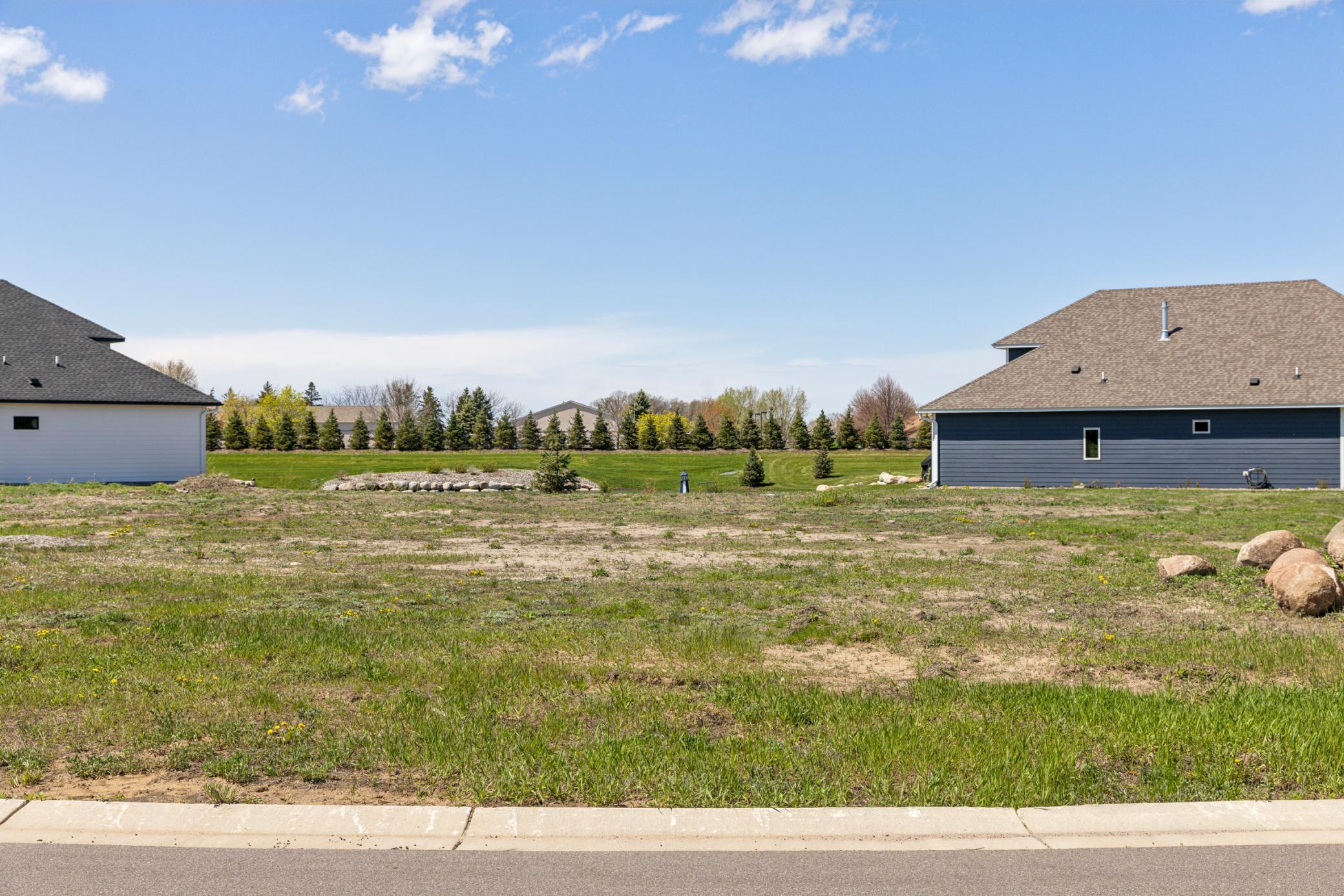 Paulson Construction_2535 110th Court Northeast_Exteriors_002.jpg