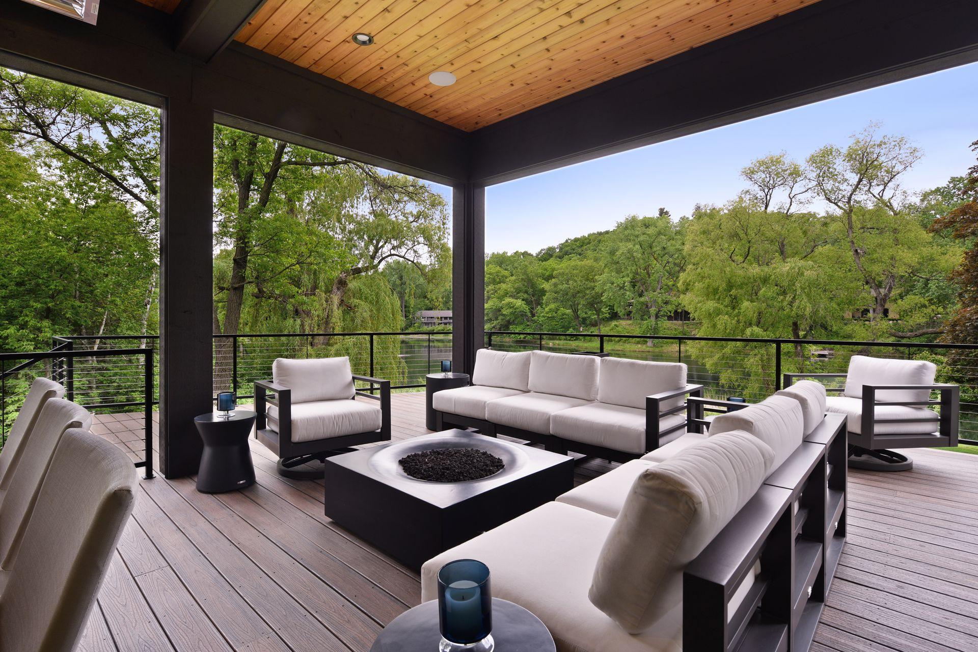 Porch with Phantom Screens